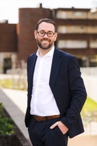 Bilde av megler Fredrik Risanger Busk