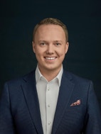 Bilde av megler Martin Larsen Sundet