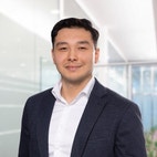 Bilde av megler Hamza Faiz