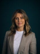 Bilde av megler Lise Abrahamsen