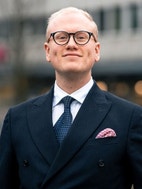 Bilde av megler William Christensen