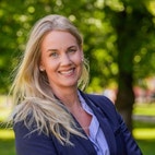 Bilde av megler Heidi Schinnes