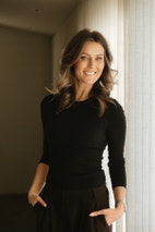 Bilde av megler Lise Abrahamsen