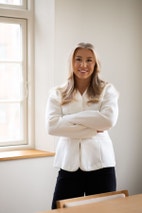 Bilde av megler Charlotte Marie Bårdsen