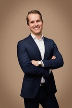 Bilde av megler Francis Johansson-Merrick