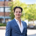 Bilde av megler James Smith