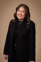 Bilde av megler Gina Cecilie Løkker Granli