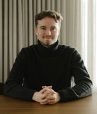 Bilde av megler Erlend Nordhus