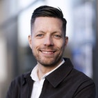 Bilde av megler Fredrik Simonsen