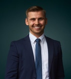 Bilde av megler Martin Kokkim Eriksen