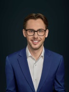 Bilde av megler Henrik Lindahl Carlsen