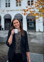 Bilde av megler Kamilla Sørensen