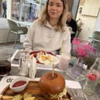 Bilde av megler Tora