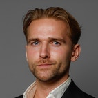 Bilde av megler Jonathan Dahl