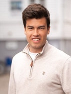 Bilde av megler Filip Skogen