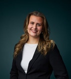 Bilde av megler Stine Risinggård Nordbakk