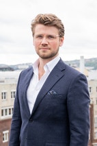 Bilde av megler Nicolay Staff