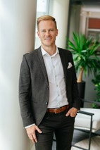 Bilde av megler Andreas Rage
