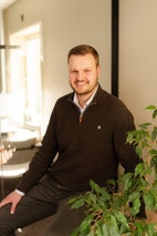 Bilde av megler Fredric Bachér