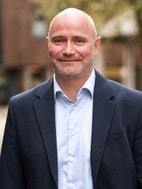 Bilde av megler Ørjan Stokka