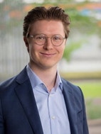Bilde av megler Joakim Risbakken