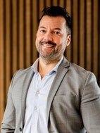 Bilde av megler Tomi Christian Johansen