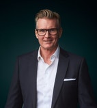 Bilde av megler Anders Selvik