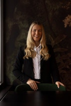 Bilde av megler Melissa Surdal