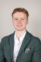 Bilde av megler Håvard Tobiassen Solheim