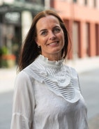 Bilde av megler Kristin Anette Heggland