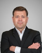 Bilde av megler Lennart Økland Tetlie