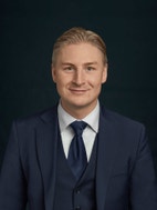 Bilde av megler Nikolai Strickland