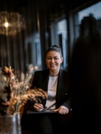 Bilde av megler Henriette Andersen