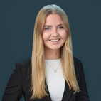 Bilde av megler Bettina Løvås Fredriksen