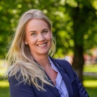 Bilde av megler Heidi Schinnes