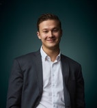 Bilde av megler Christoffer Løvdal