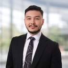 Bilde av megler Hamza Faiz