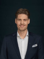 Bilde av megler Mikael Albin Andersen