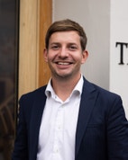 Bilde av megler Marius André Østberg