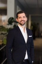 Bilde av megler Sebastian Ramsdal Lindell