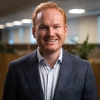 Bilde av megler Mathias Ørnes