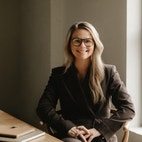 Bilde av megler Ina Merethe Sande Sætre