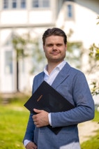 Bilde av megler Ole Grongstad