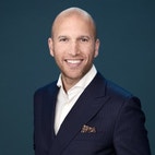 Bilde av megler Thomas Kiligitto