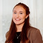 Bilde av megler Lina Møretrø