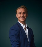 Bilde av megler Niklas Linné Elshøy