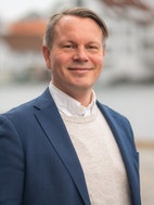 Bilde av megler Espen Strønstad