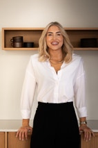 Bilde av megler Jeanette Risberget Bertoia