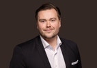 Bilde av megler Petter Tangen