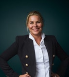 Bilde av megler Anette Langaas